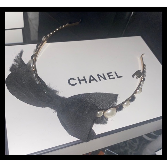 Vintage Chanel headband - Picture 1 of 16